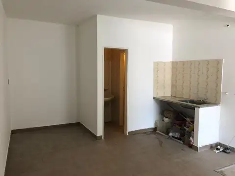 Local en Alquiler en Moron Sur, $ 725.000