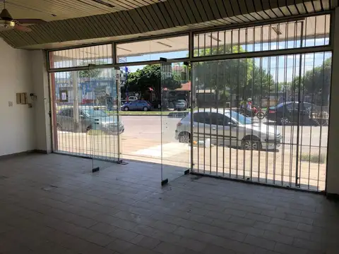 Local en Alquiler en Moron Sur, $ 725.000