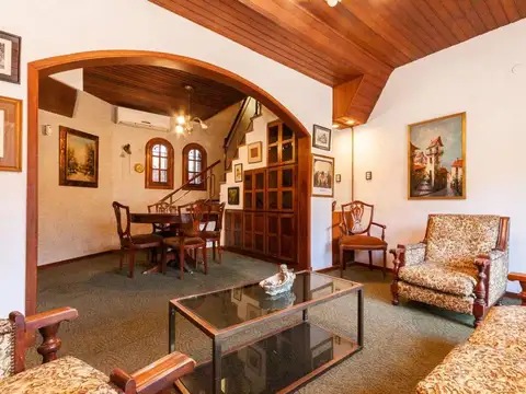 Depto Tipo Casa 5 ambientes con 2 baños