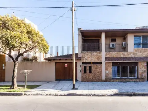 Depto Tipo Casa en Venta de 5 ambientes