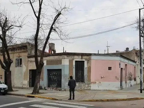 Venta PH Esquina en Barracas Mirave 2700