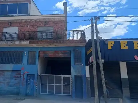 Departamento con ambientes amplios en buena ubicación
