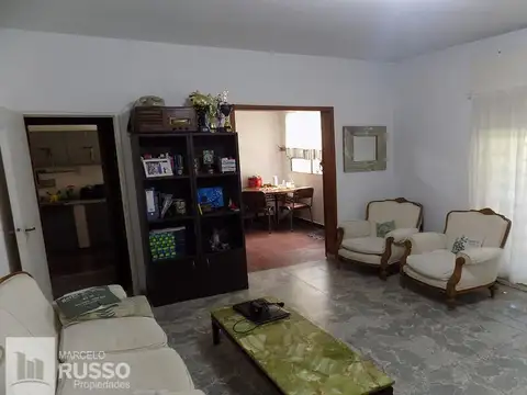 Casa 4 ambientes con 1 baño