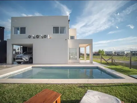 Casa en Alquiler en Pueblos Del Plata - Villalobos, USD 3.200