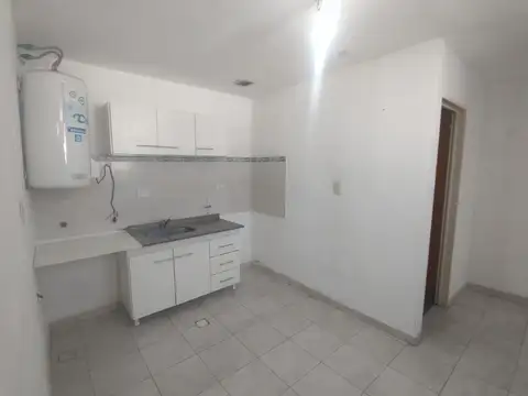 Departamento de 2 ambientes por escalera