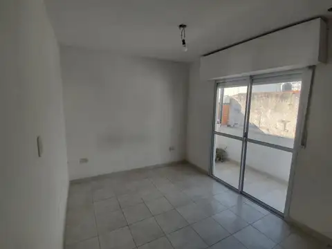 Depto Tipo Casa en Alquiler de 1 dormitorio