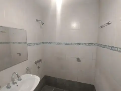 Depto Tipo Casa en Alquiler en Villa Ballester, $ 550.000