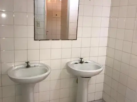 Oficina Luminosa c/ exelente ubicación