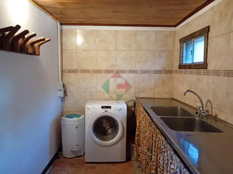 Casa 5 ambientes con 1 baño