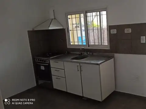 Casa 3 ambientes con 1 baño
