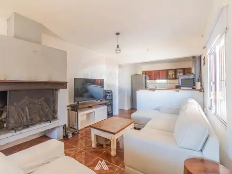 VENTA CASA TRES DORMITORIOS COLON MAS 17 COCHERAS