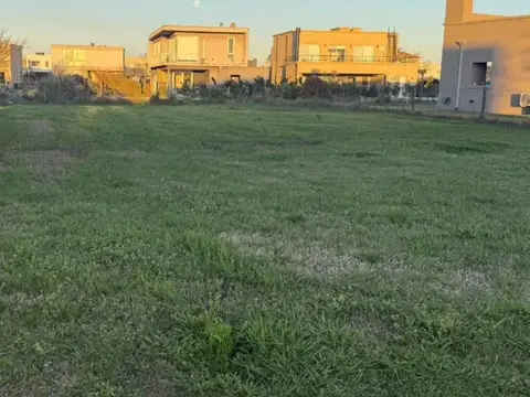 Terreno en Venta 16  mts Fondo
