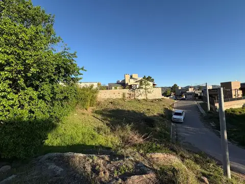 VENTA DE LOTE EN BARRIO BECCIU CARLOS PAZ 450,29M2