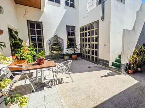 VENTA - Casa de 3 dormitorios, patio, terraza y cochera para 3 autos - Echesortu, Rosario