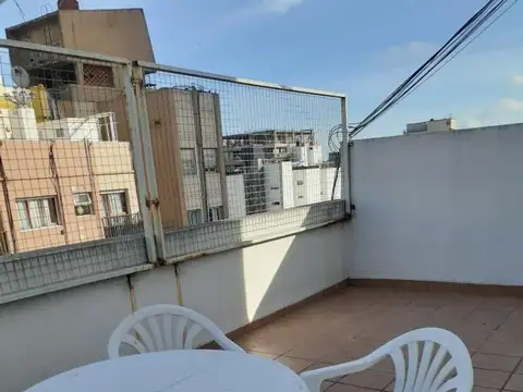 DEPTO. 2 AMB.CON COCHERA  ,ALQUILER POR DIA