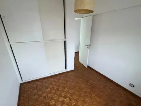 Apto Credito 2 Ambientes Contrafrente Super Luminoso y Silencioso Balcon Cocina Separada