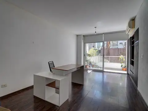 Monoambiente con balcón y amenities apto prof.