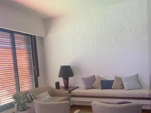 Casa en Venta con 5 cocheras