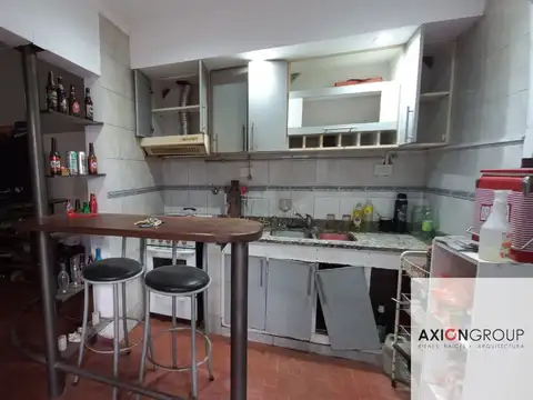 2 E/520 y 521-Casa+ Depto de 1 dormitorio+Monoambiente+Galpón En Tolosa