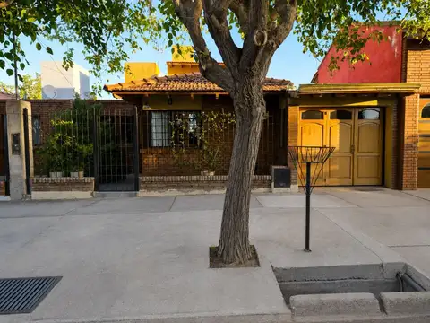 CASA EN VENTA BARRIO SOLARES DE URQUIZA GUAYMALLEN