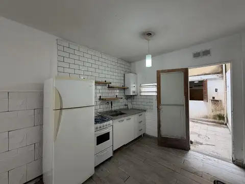 Venta departamento de pasillo de 1 dormitorio Corrientes 2200 con patio