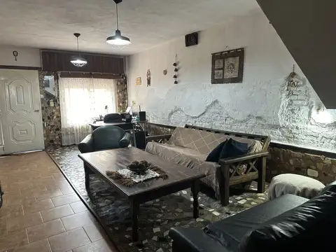 Depto Tipo Casa en Venta en Caseros, USD 172.000