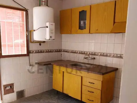 SUBALFEREZ G. NASIF 1500, Piso 1