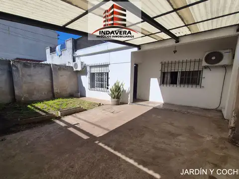OPORTUNIDAD PH 3 AMBIENTES AL FRENTE CON COCHERA PATIO PARRILLA Y JARDÍN AL FRENTE - Caseros