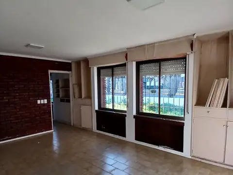 Local en Alquiler en San Bernardo Del Tuyu, $ 2.085