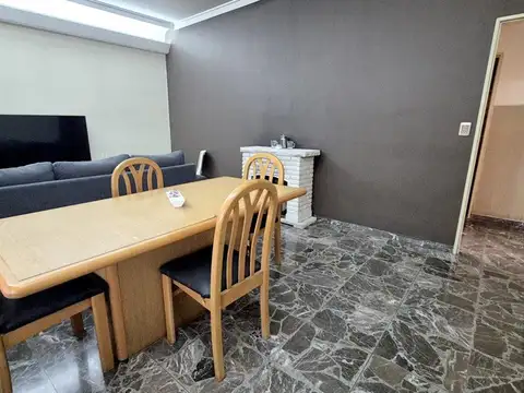 Depto Tipo Casa 4 ambientes con 2 baños