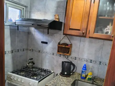 Casa 8 ambientes con 1 baño