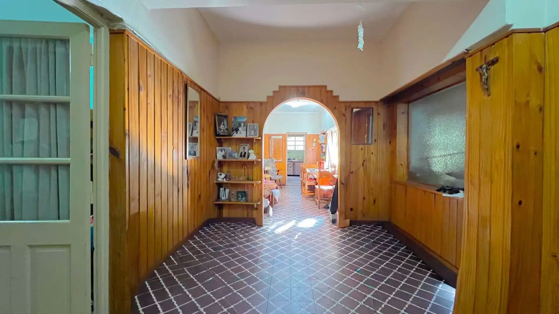 VENTA CASA CON LOCAL Y GARAGE A RECICLAR