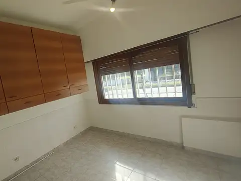 Departamento en Alquiler en Monte Grande, $ 350.000