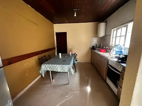 Casa 4 ambientes con 1 baño