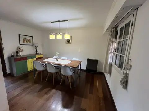 Casa 5 ambientes con 3 baños