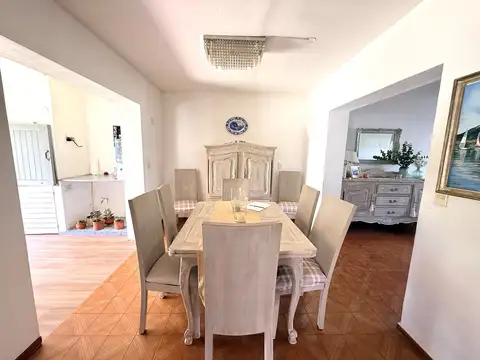 Casa 4 ambientes con 3 baños