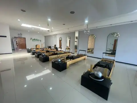 Amplio Local Comercial en Alquiler , Centro Comercial Chilavert