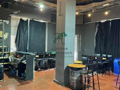LOCAL EN VENTA CON SUBSUELO Y DOS PISOS DE VIVIENDAS