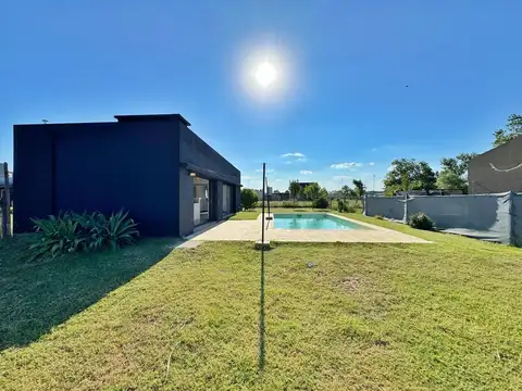 Casa 2 ambientes con 1 baño