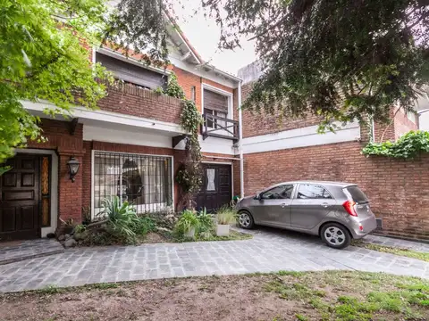 Casa 6 Ambientes Venta Adrogué Pileta y Quincho