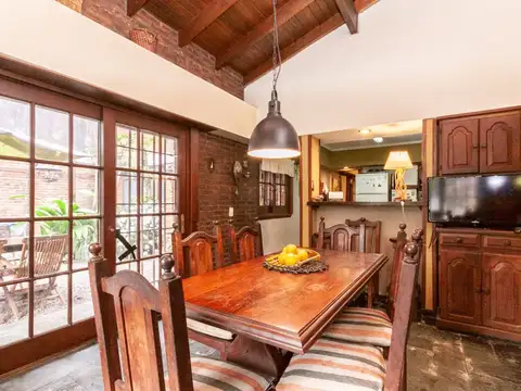 Casa 6 Ambientes Venta Adrogué Pileta y Quincho
