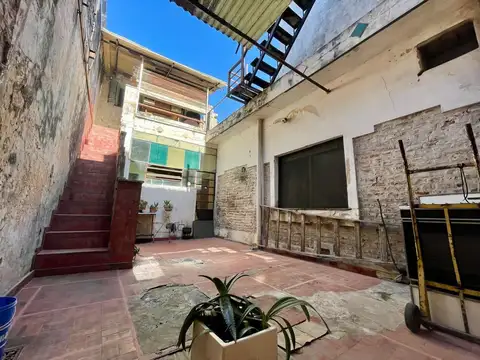 VENTA - CASA DE PASILLO NO PH 3 DORMITORIOS, 2 PLANTAS, PATIO Y TERRAZA - BARRIO PICHINCHA