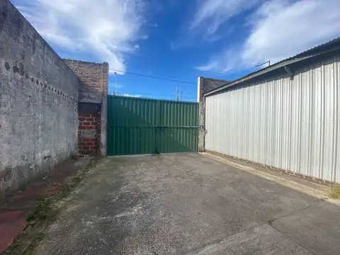 IMPORTANTE GALPÓN EN VENTA CON LOCAL COMERCIAL