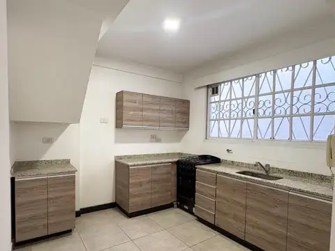 Depto Tipo Casa en Venta en Villa Ortuzar, USD 140.000