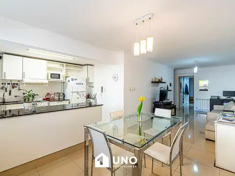 Montevideo 2700, Piso 01