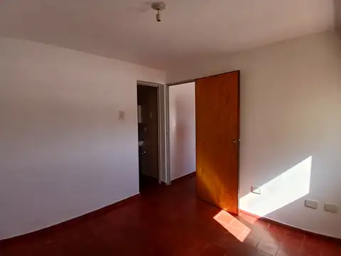 Departamento en alquiler cerca de la Plaza Independencia.