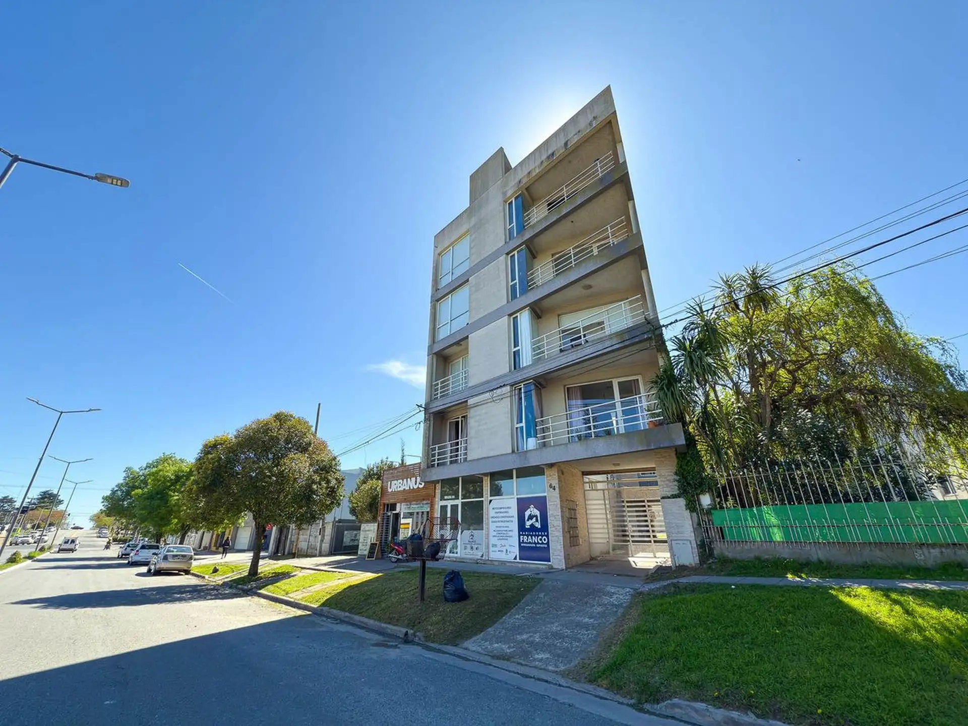 Depto 2 dorm, 66m² sobre Av. Brasil