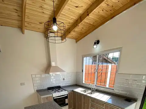 Depto Tipo Casa en Alquiler de 2 dormitorios