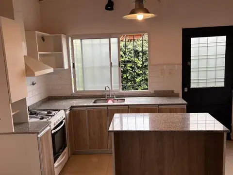 Depto Tipo Casa 3 ambientes con 1 baño