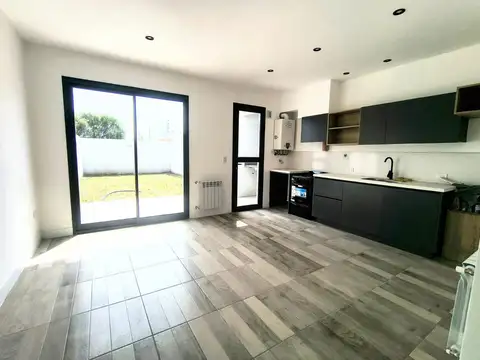 Depto Tipo Casa 3 ambientes con 2 baños